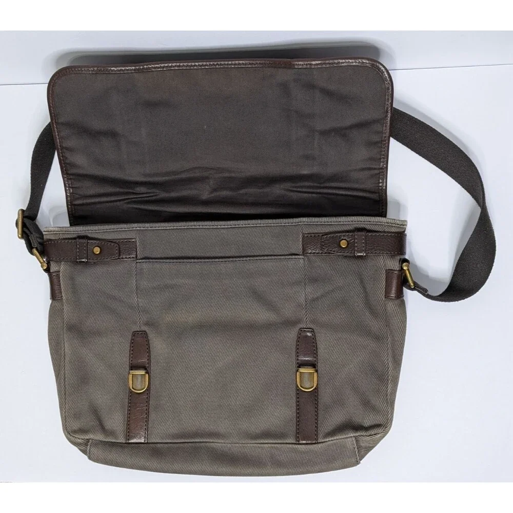 Fossil Estate City Gray Canvas Leather Accents Messenger Bag 12”x 9”